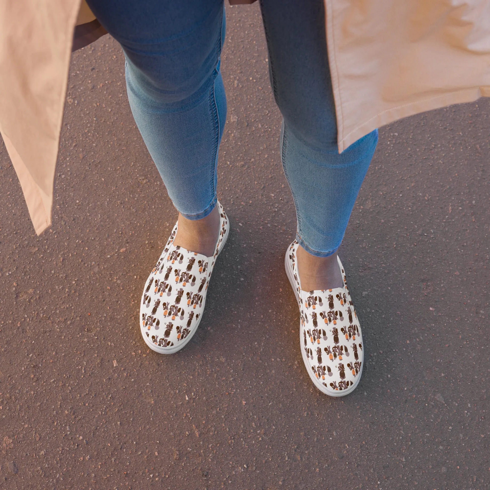 AJBeneficial Entourage Women’s slip-on canvas shoes on White